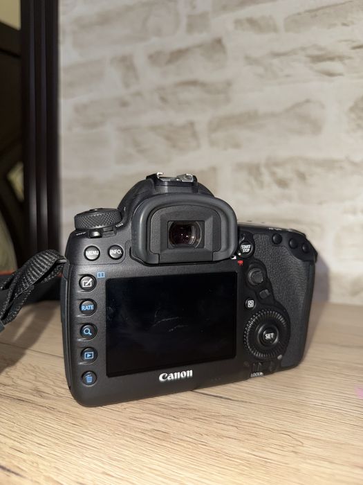 Продам Cannon Eos 5d Mark 4