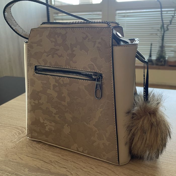 Дамска бежова чанта