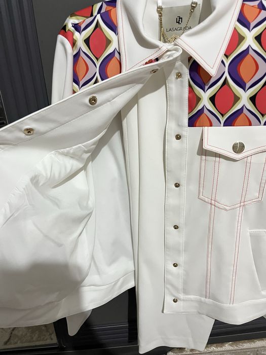 Женская одежда.