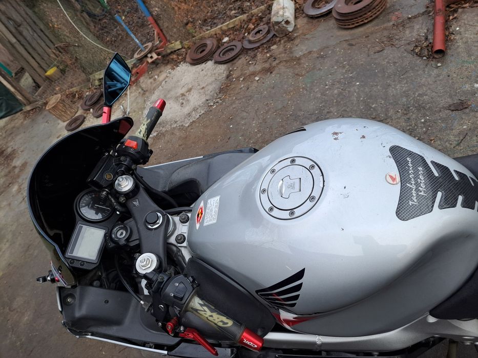 Piese și accesorii honda cbr f4i