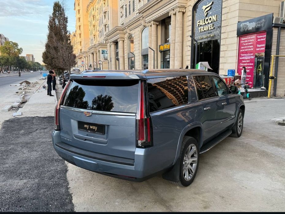 Cadillac Escalade Long