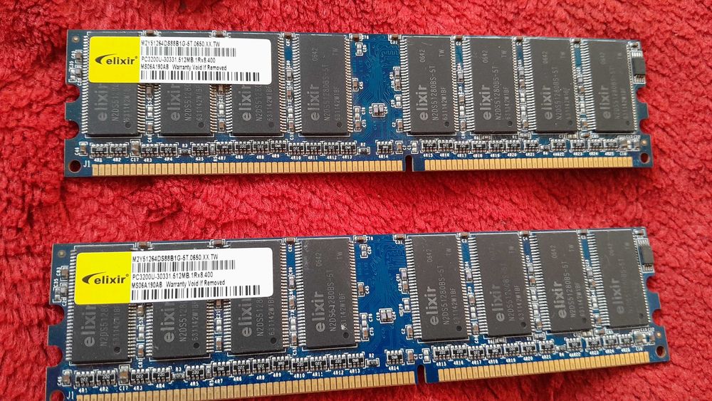 vand 2 memorii sdram de 512 mb ddr1 (pc-3200)