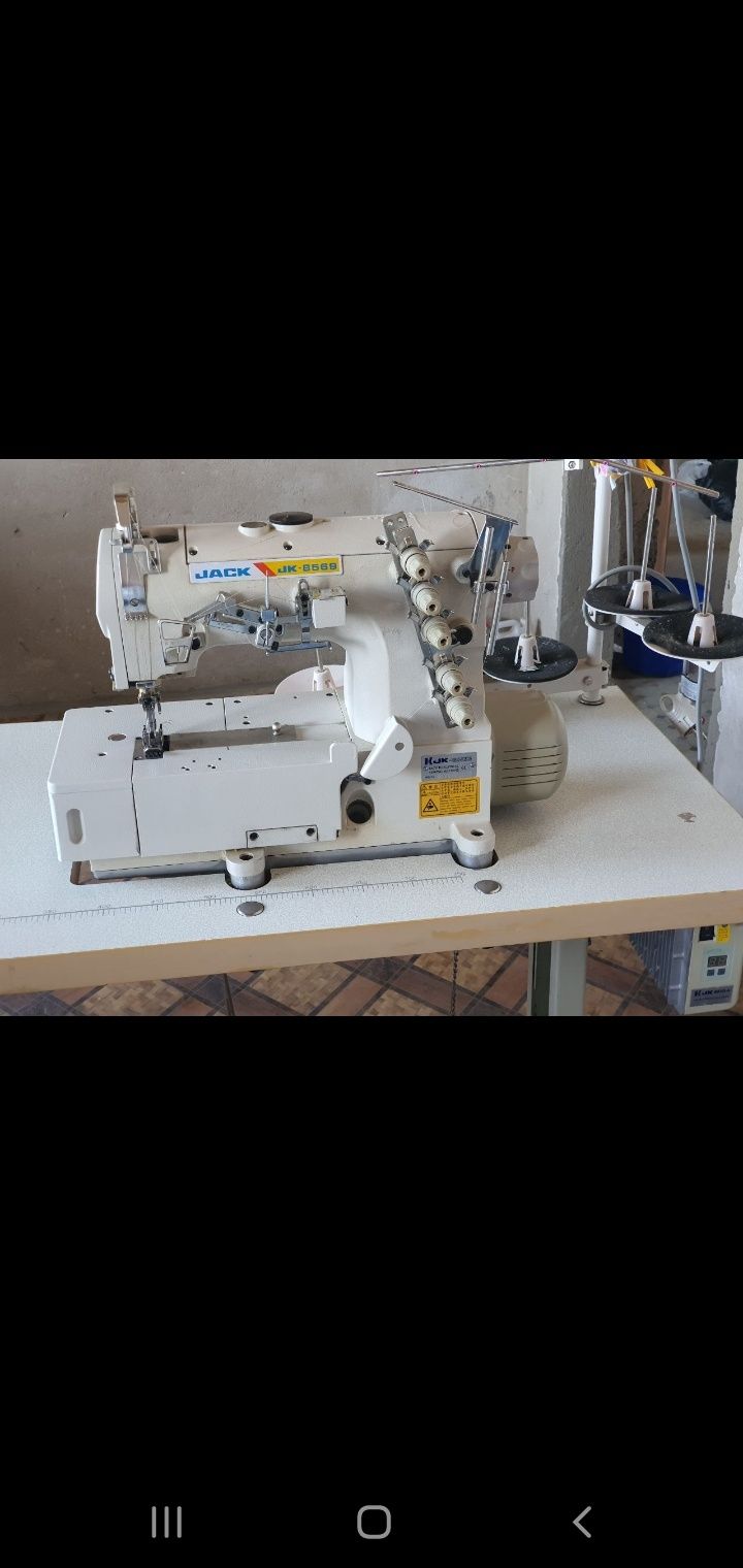 Распашивальная швейная машинка