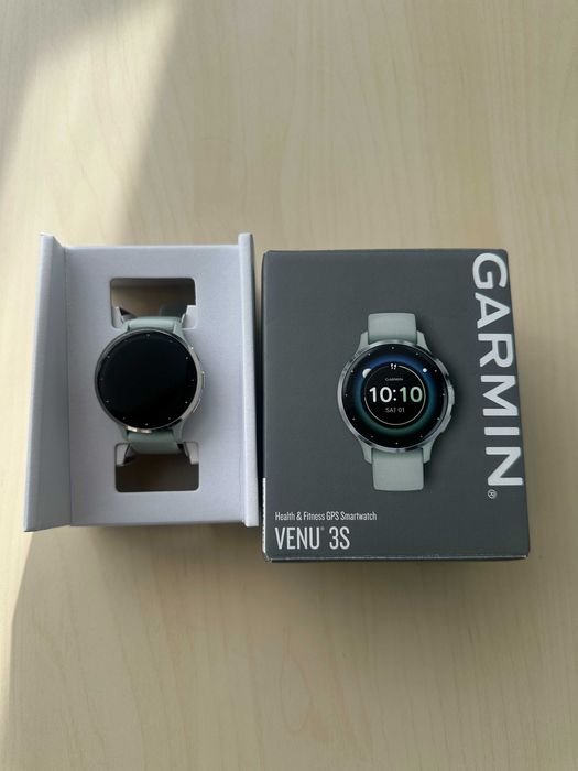 Часовник Garmin Venu 3S