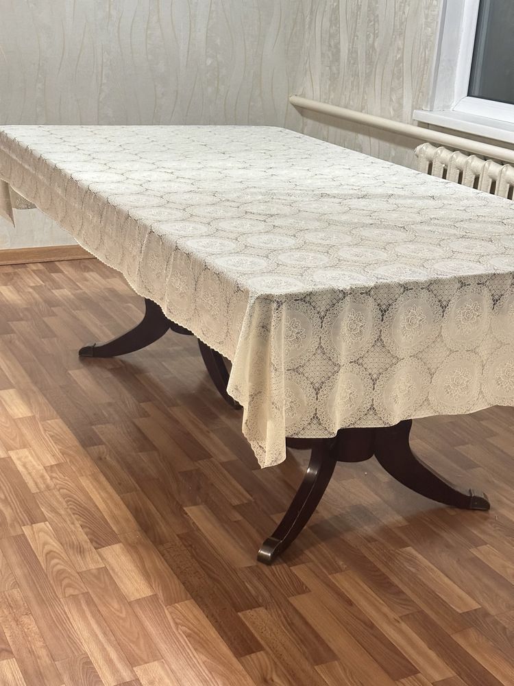Стол из масива дерева