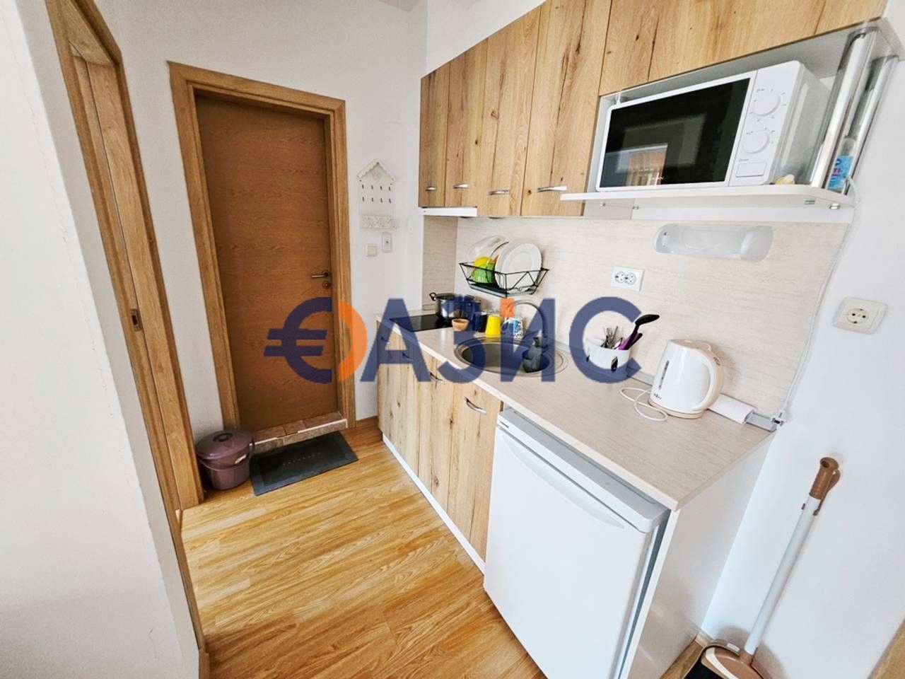 Продава се Двустаен апартамент в к.к. Слънчев бряг - 57 кв.м за 858 €/кв.м - Снимка #7