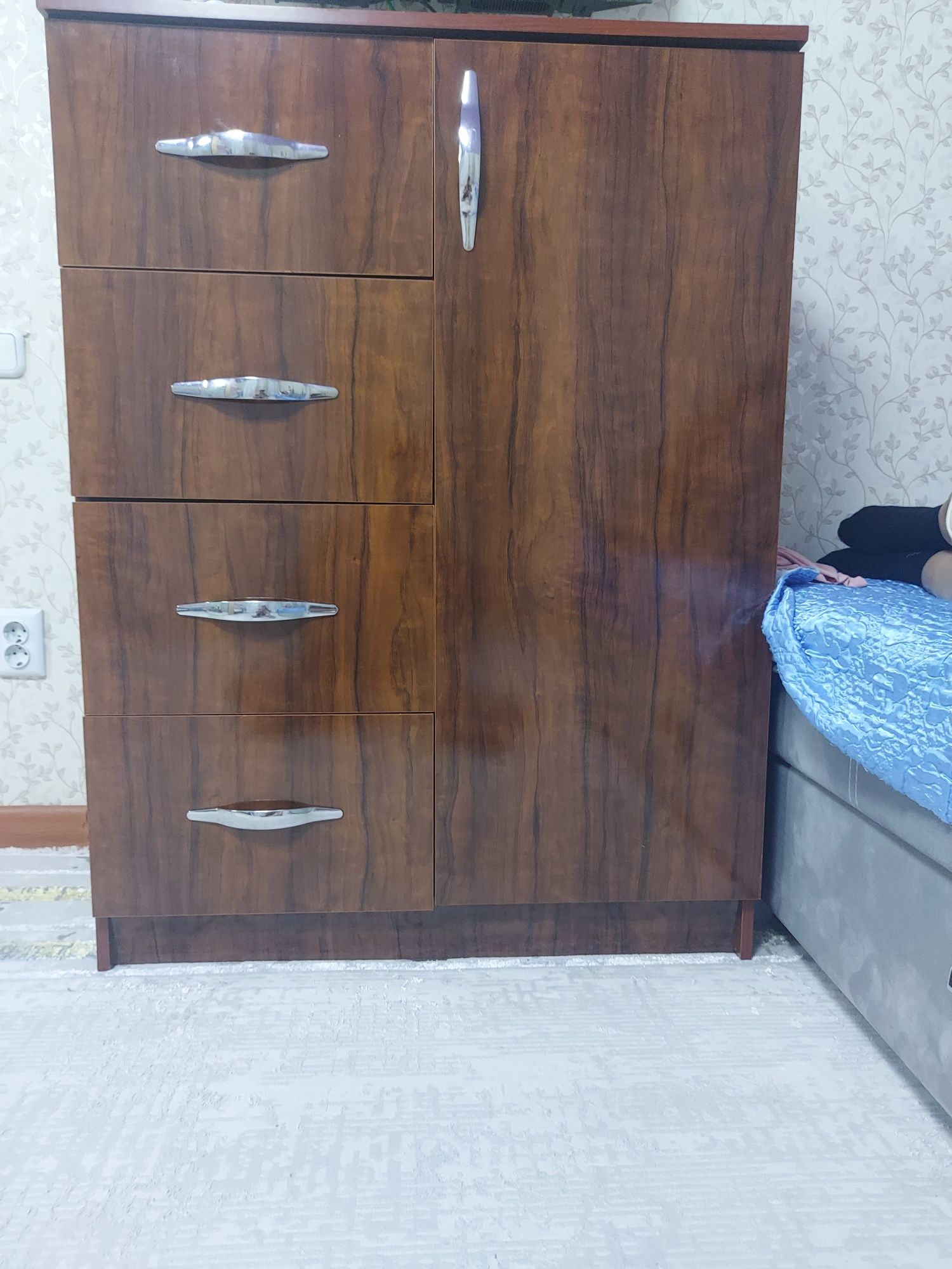 Продам Комод в отличном состоянии