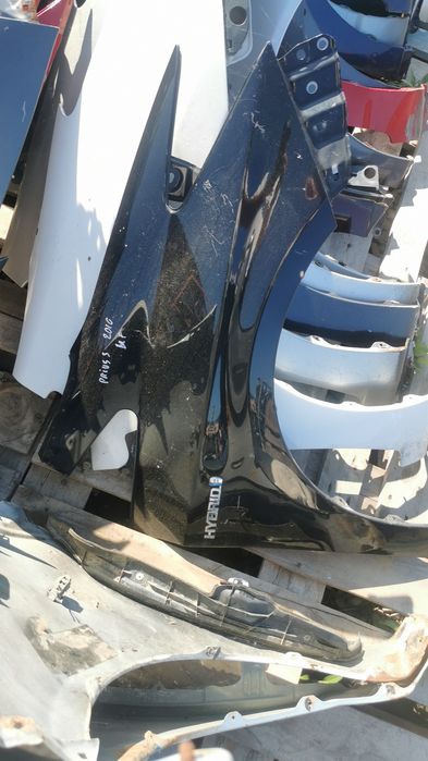 Aripa dreapta fata toyota prius 3 2009-2016