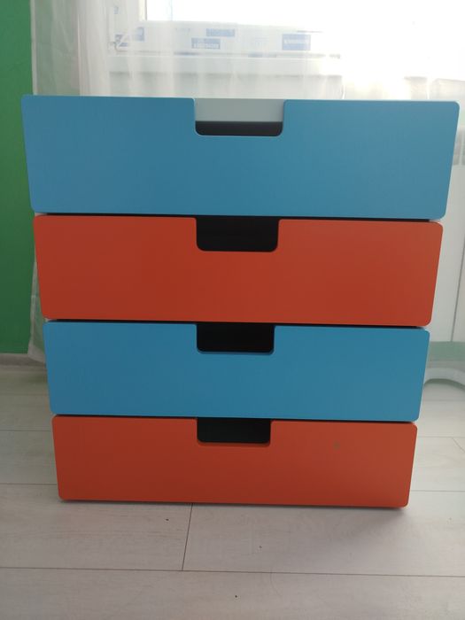 Шкаф с чекмеджета