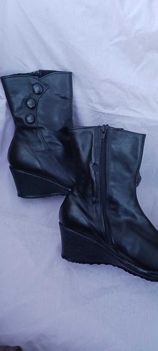 Кожени нови български боти