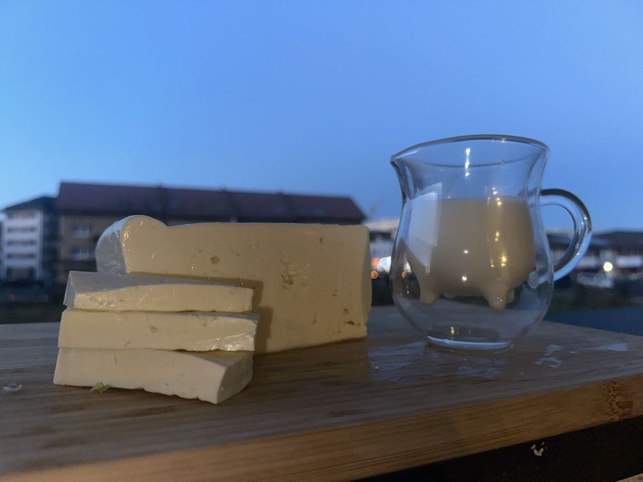 Telemea, cascaval, cas