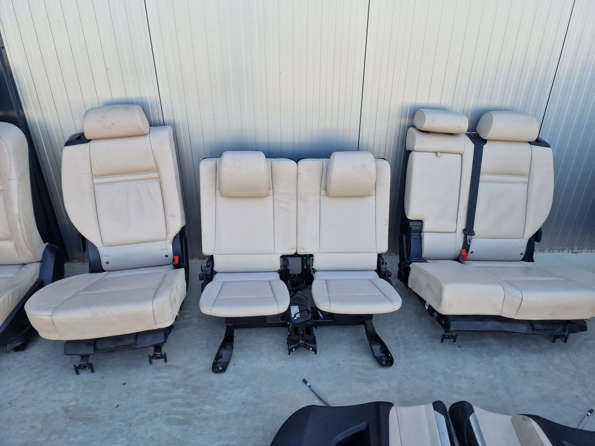 Interior piele crem cu încălzire 7 locuri bmw x5 e70 lci