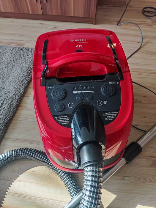 Aspirator Bosh AquaWash and Clean