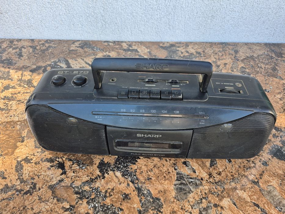 Vând Radio casetofon marca Sharp model QT-270H (BK)- functional