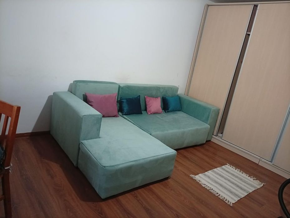 Închiriez apartament