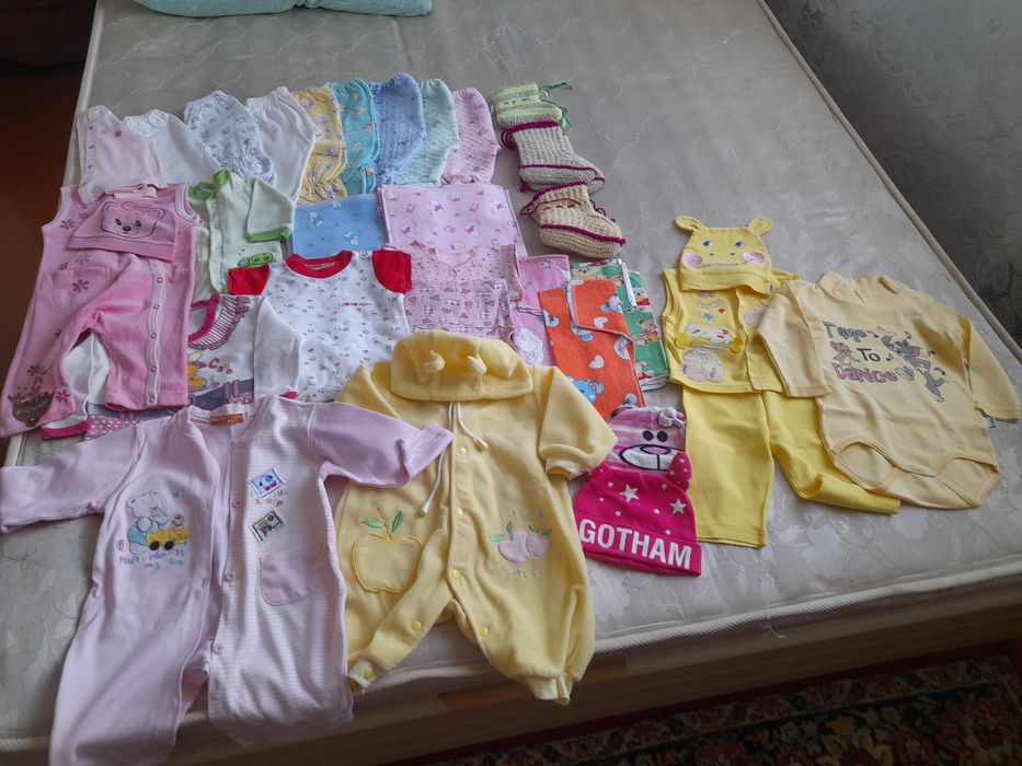 Продам детские вещи.