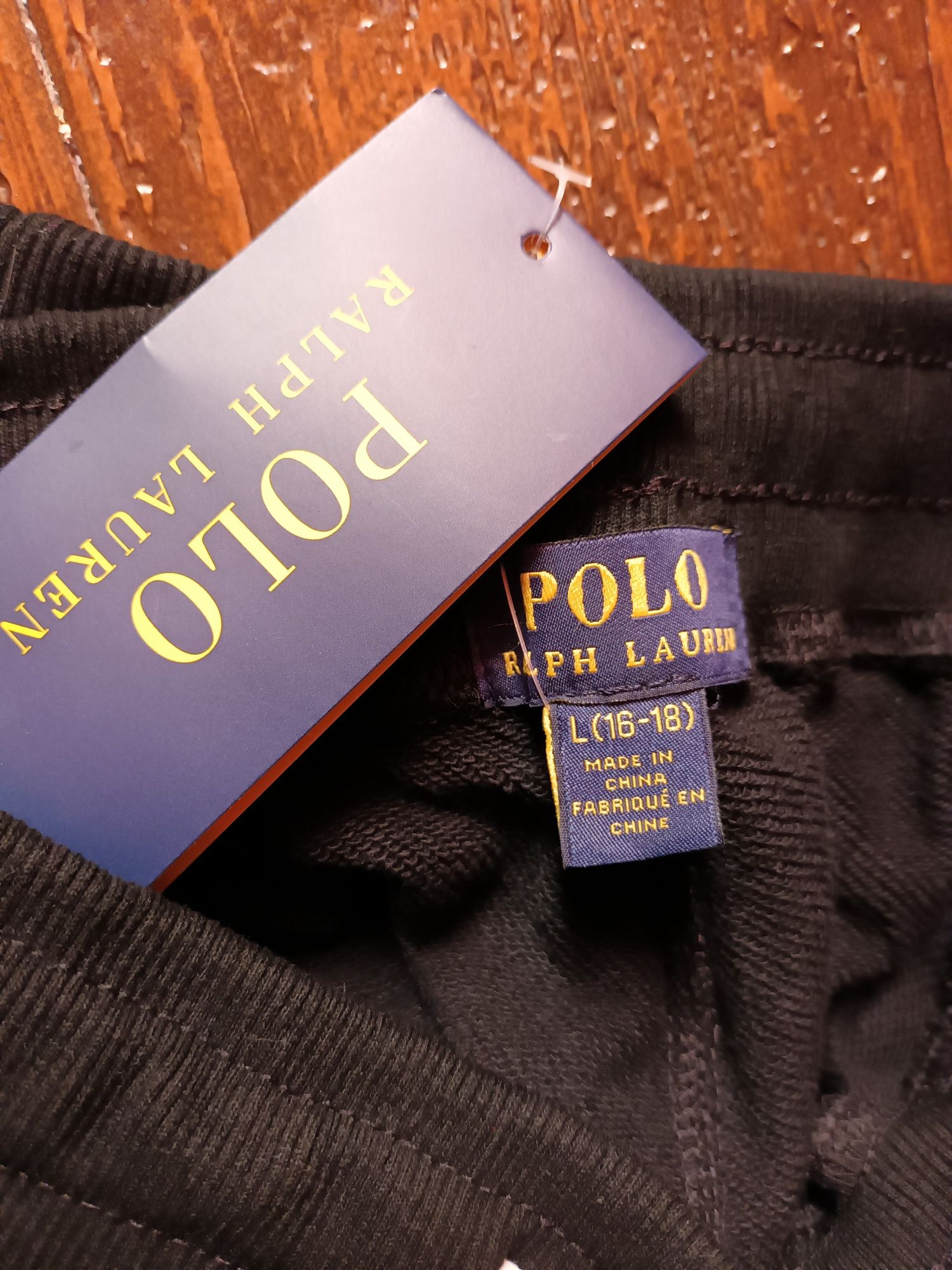 Pantaloni polo noi