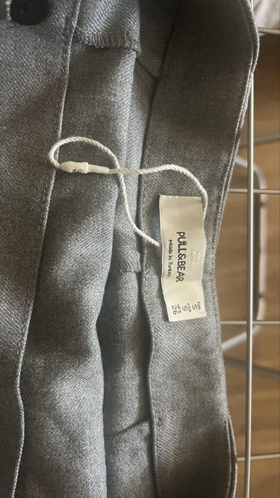 Сива мини пола с цепка