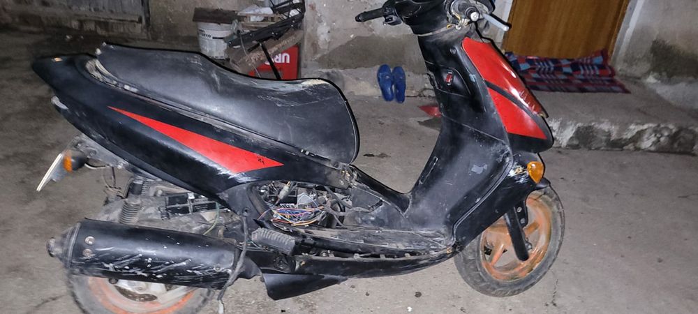 Vand scuter aprilia leonardo 151