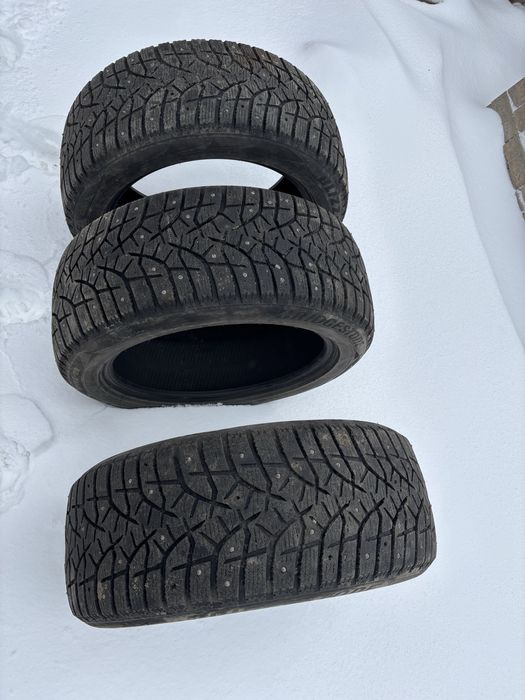 Шины зимние 225/50/17 шипованные