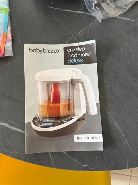Baby Brezza Food Maker Deluxe in GARANTIE
