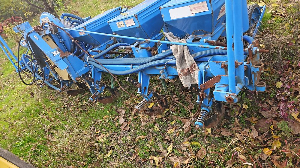 Vand semănătoare de porumb