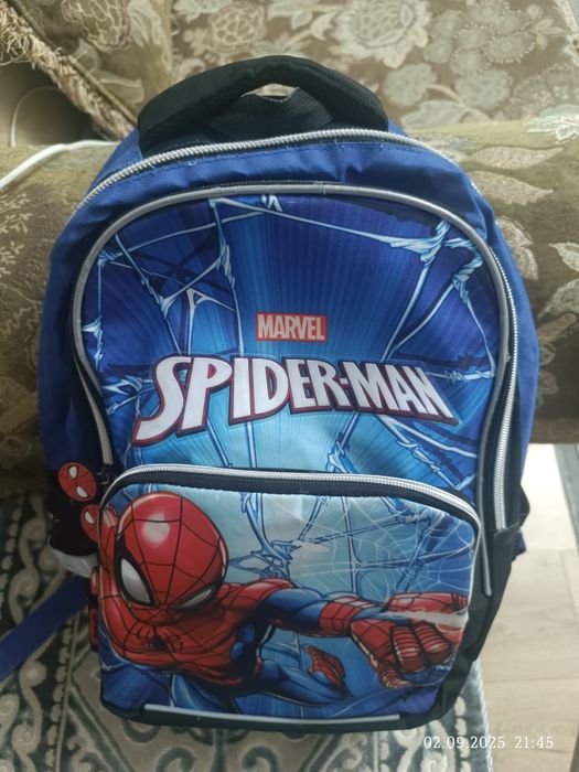 Школьный рюкзак в хорошем состоянии