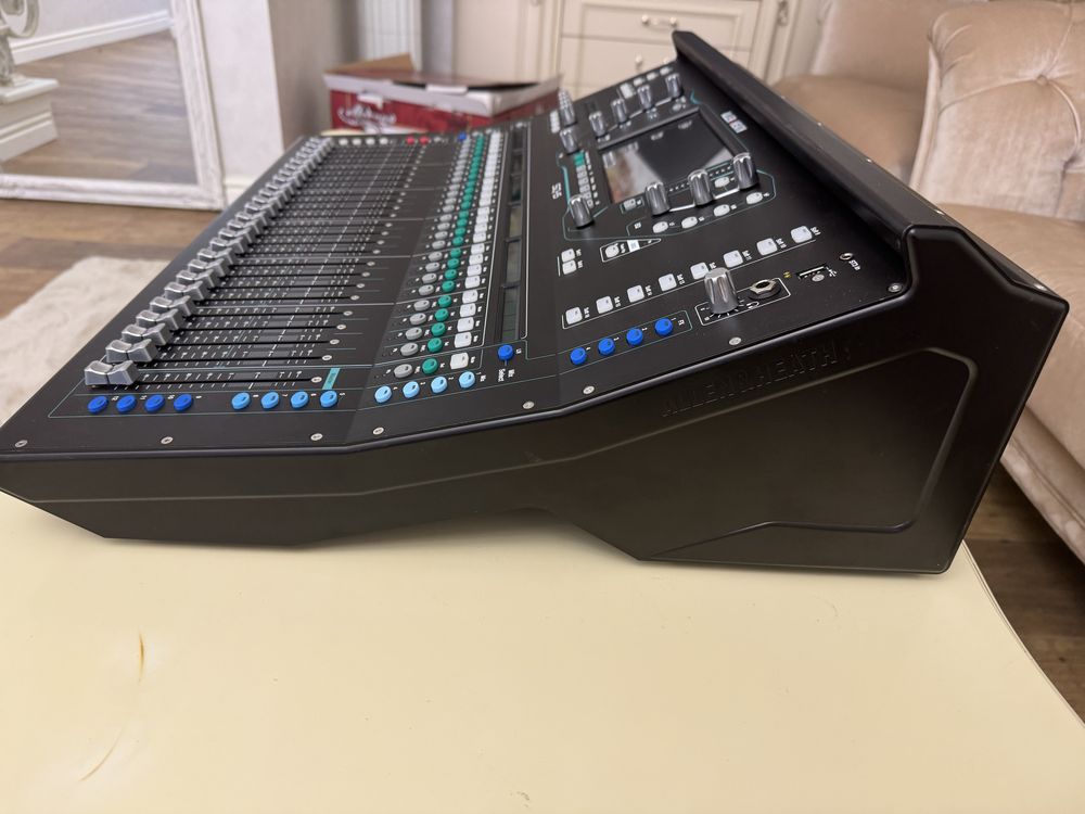 Allen & Heath SQ6  mixerul este ca nou la un pret avantajos 3000