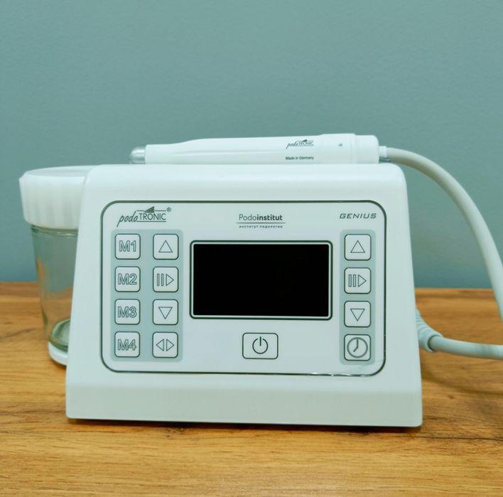 Аппарат для педикюра со спреем PodoTronic Genius