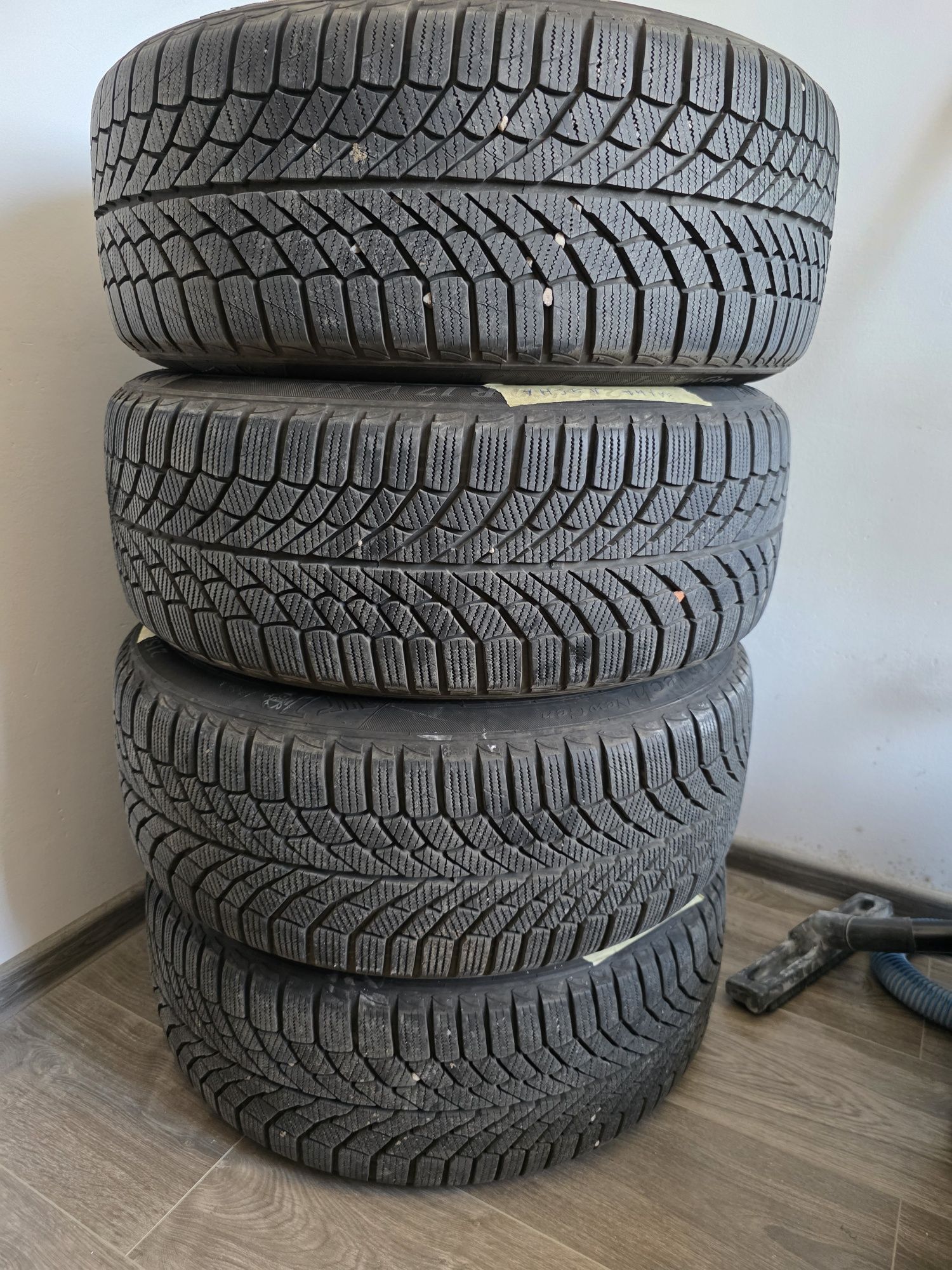 Audi Джанти с гуми 17 5х112 / 7,5J /ет 28 / отвор 66,5мм.