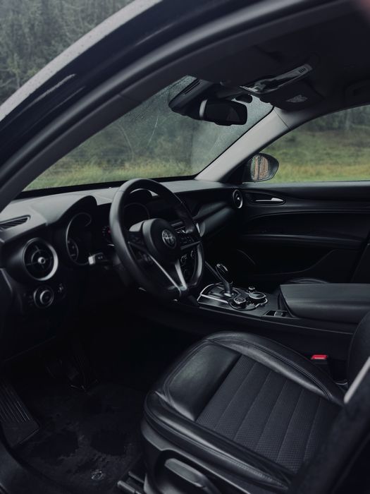 Alfa Romeo Stelvio 2.0 Turbo 280 CP Q4 BZN| Revizie 09/2025| ITP 2026