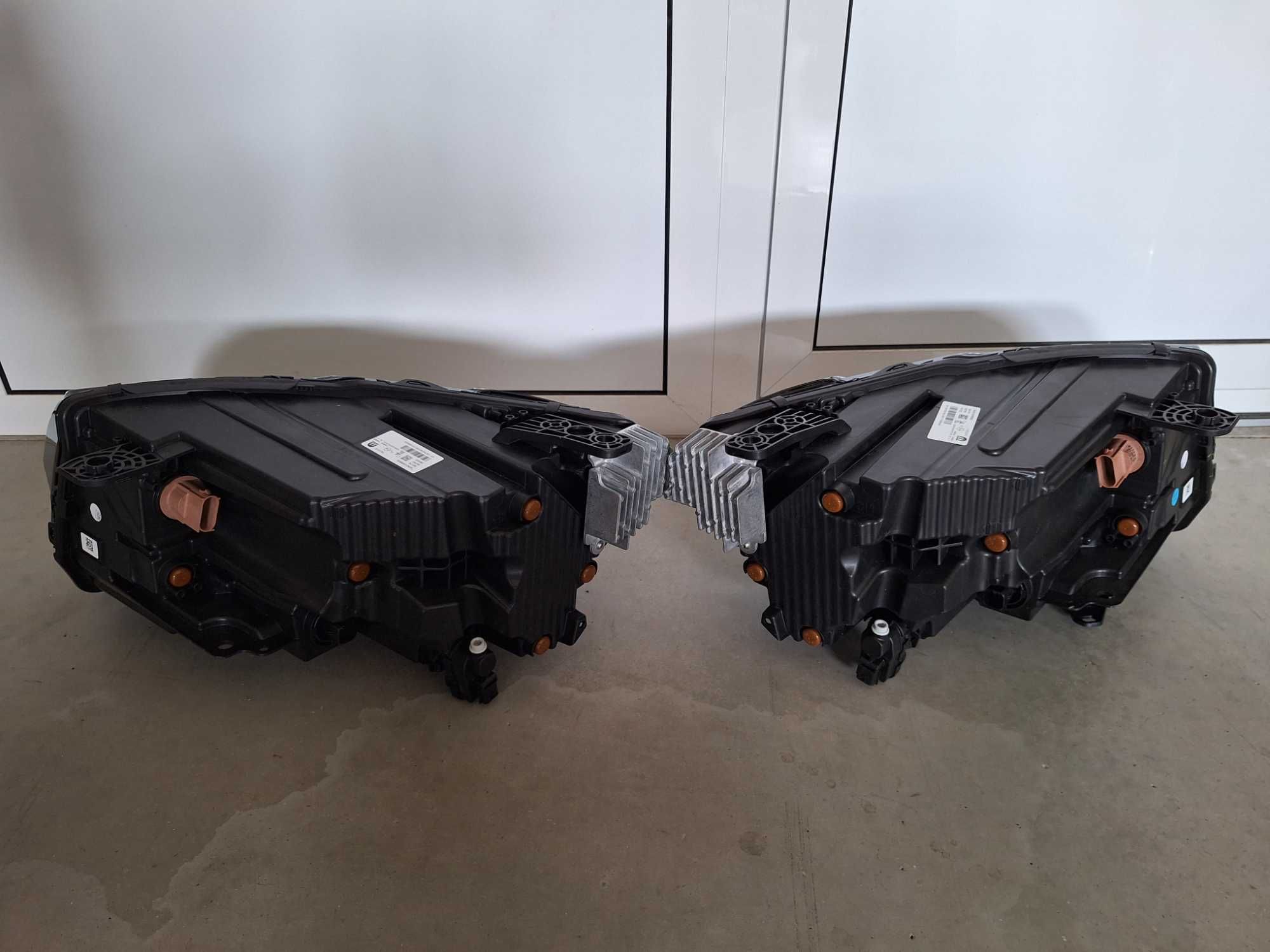 Продавам фарове за Jeep Compass 2021 - оригинални