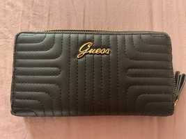 Дамски портмонета Guess