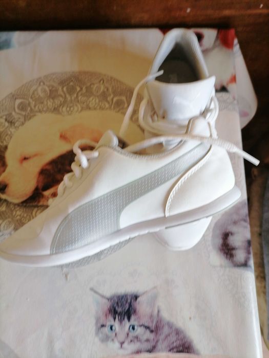 Продавам маратонки на PUMA БЕЛИ. Носени са един път 36 номер перфектни