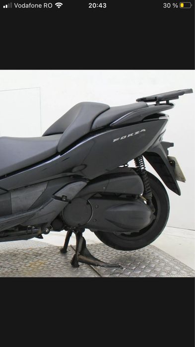 Maxiscuter moto honda forza nss300
