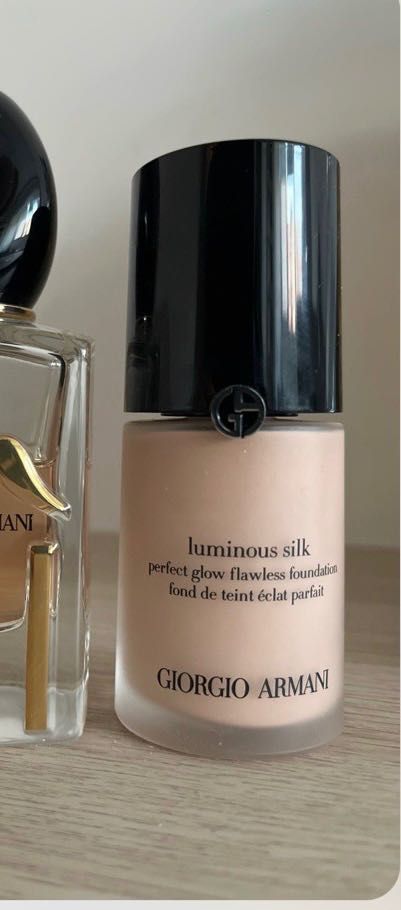 Оригинален фон Luminos silk Giorgio Armani дьо тен от Douglas