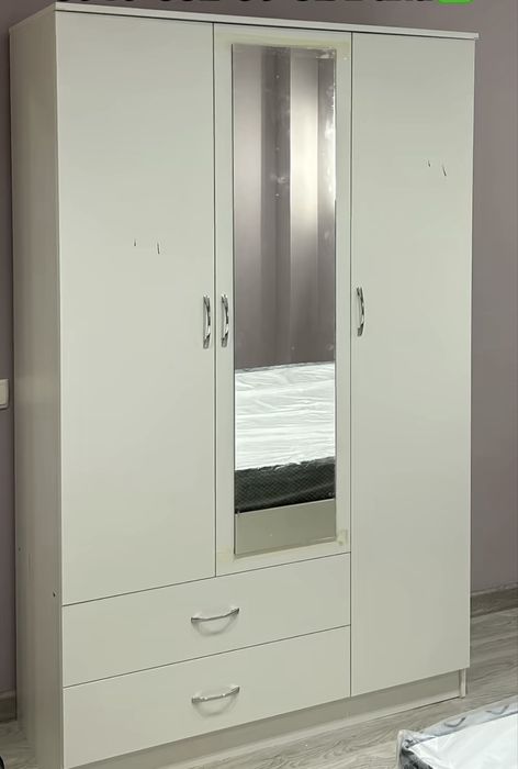 Шкаф 3 дверный с зеркалом