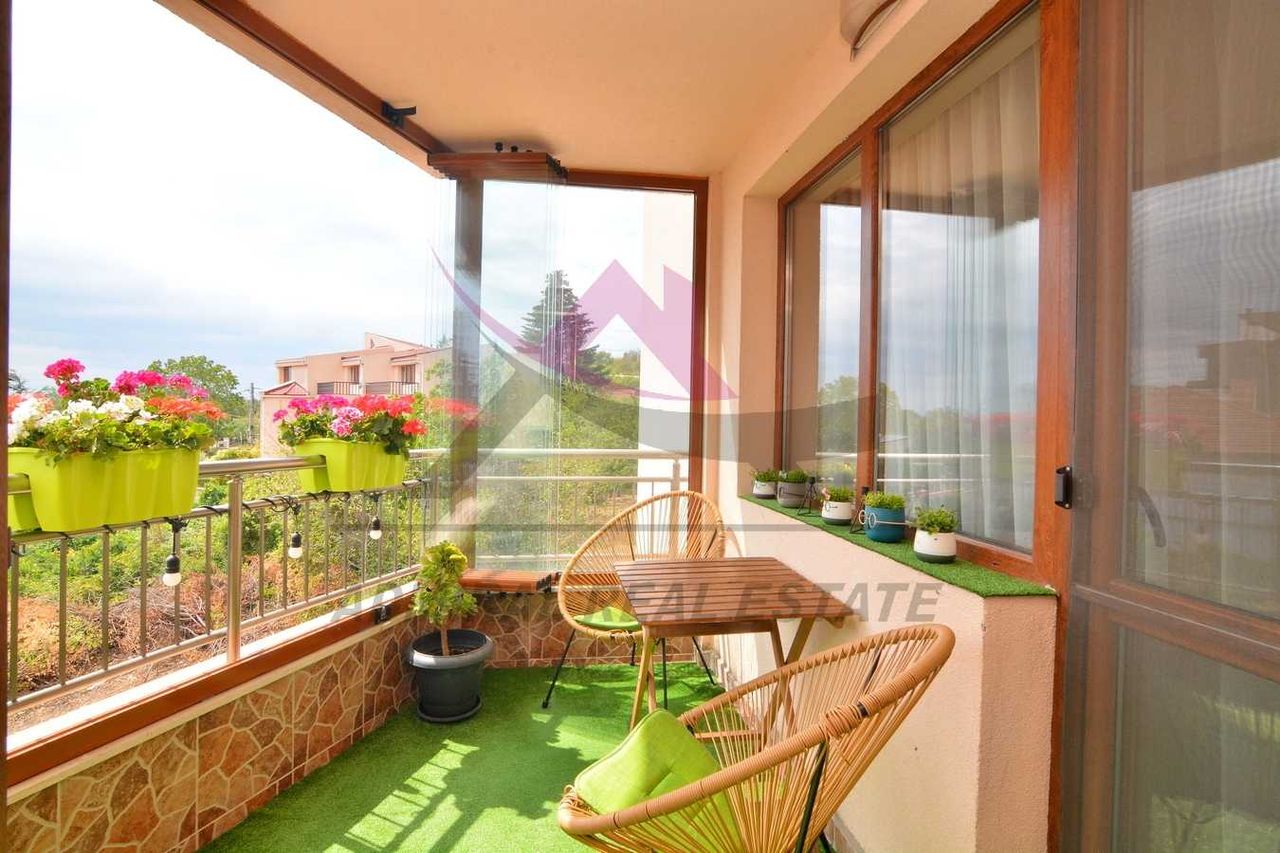 Продава се Четиристаен апартамент в Варна, Изгрев - 154 кв.м за 2156 €/кв.м - Снимка #13