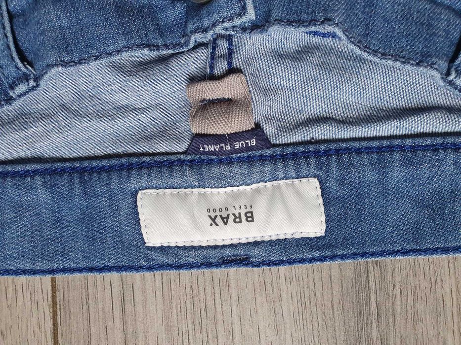 Blugi BRAX "Chuck" Modern Fit - Marime W34 L32 (Talie 90 cm)