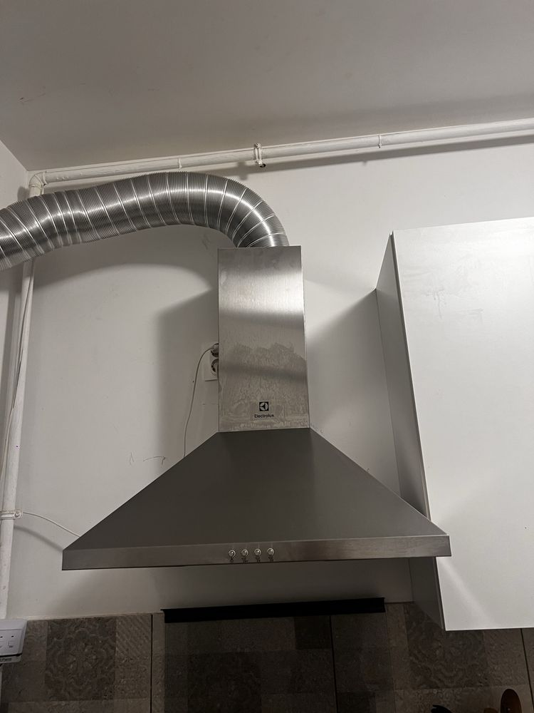 Hota semineu Electrolux