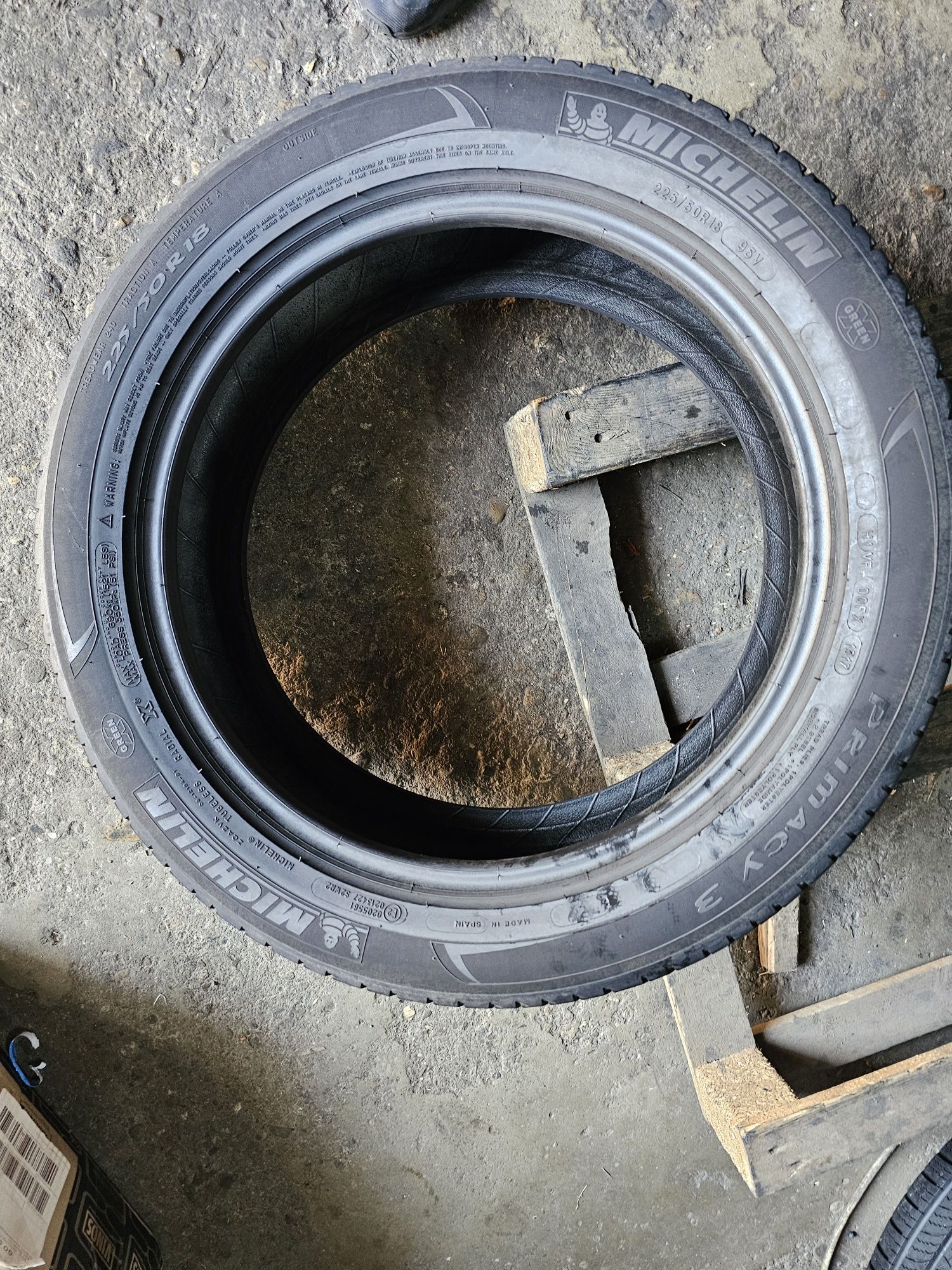 2 anvelope vara 225 50 18 Michelin