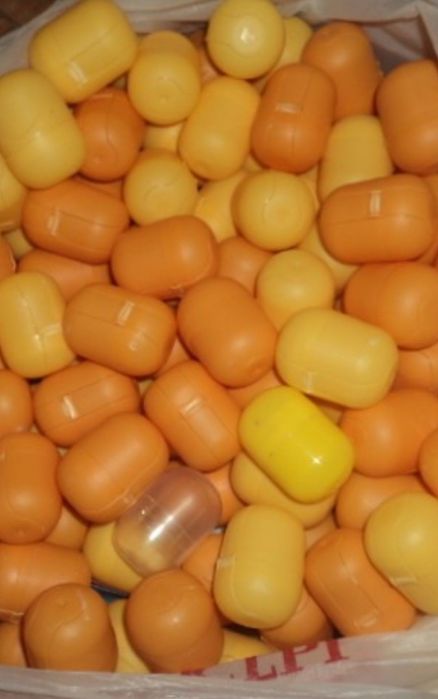 Капсулы от киндер сюрпризов (прозрачный, жёлтые, оранжевые)