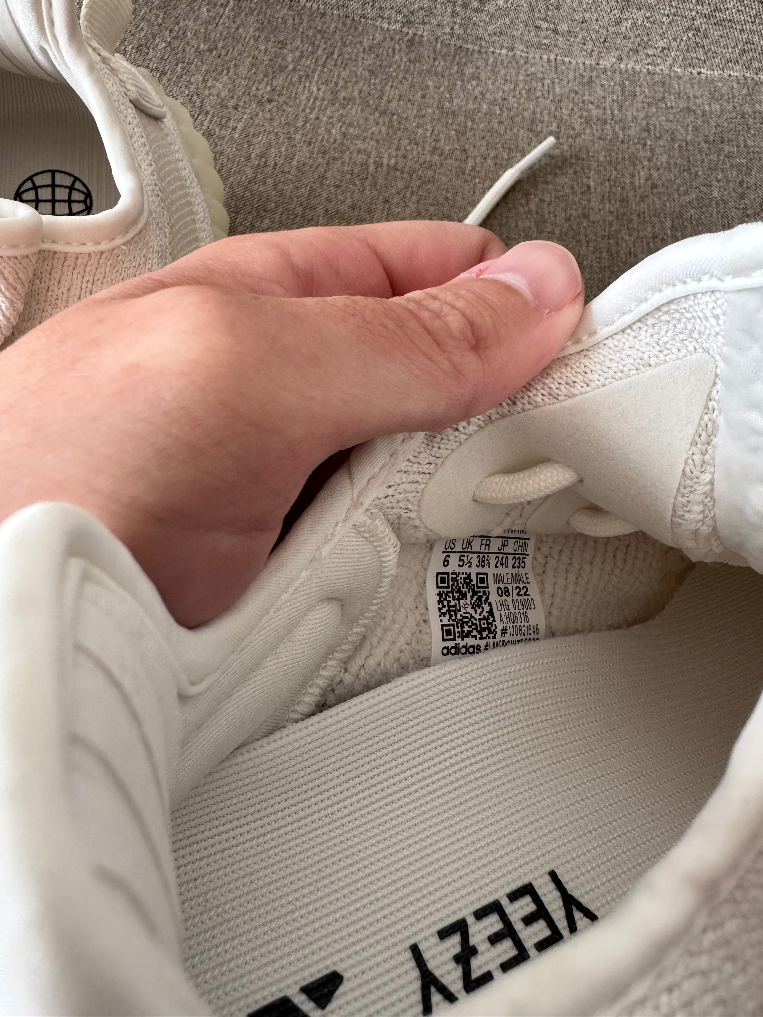 Yeezy 350 Bone original ново