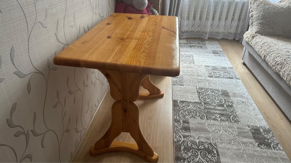 Продам Деревянный стол