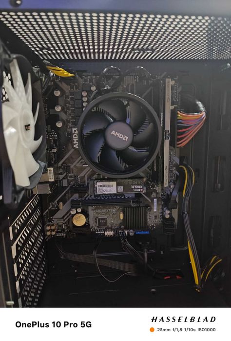 Бюджетна геймърска Конфигурация Ryzen 3 4300GE \ 16gb \Rx 5700\500W