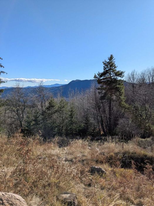 Парцел в курортно ядро Смолянски езера