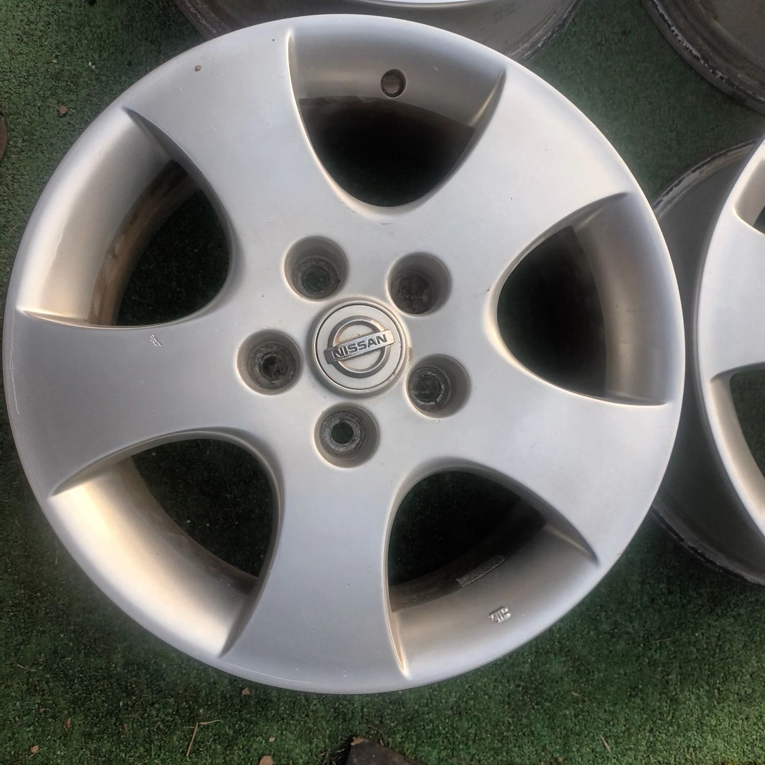 16цола за NISSAN  6.5J×16ет45 ц.66.1  Алмера тино5×114.3