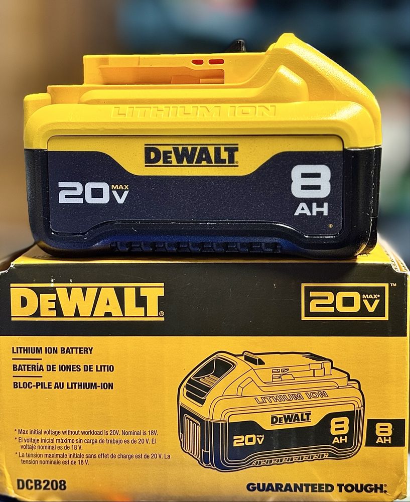 Акб dewalt 8Ah аккумулятор, made in Mexico, оригинал