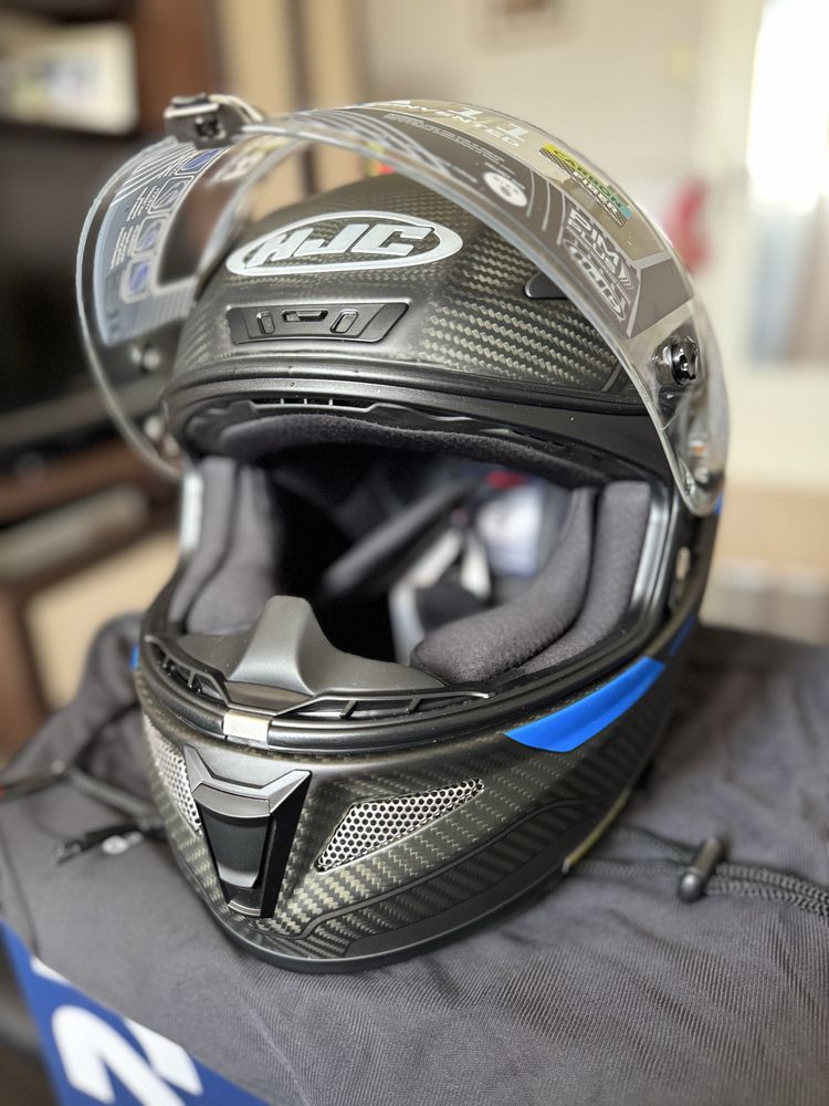 Продавам чисто нова мото каска HJC RPHA 11 carbon размер S