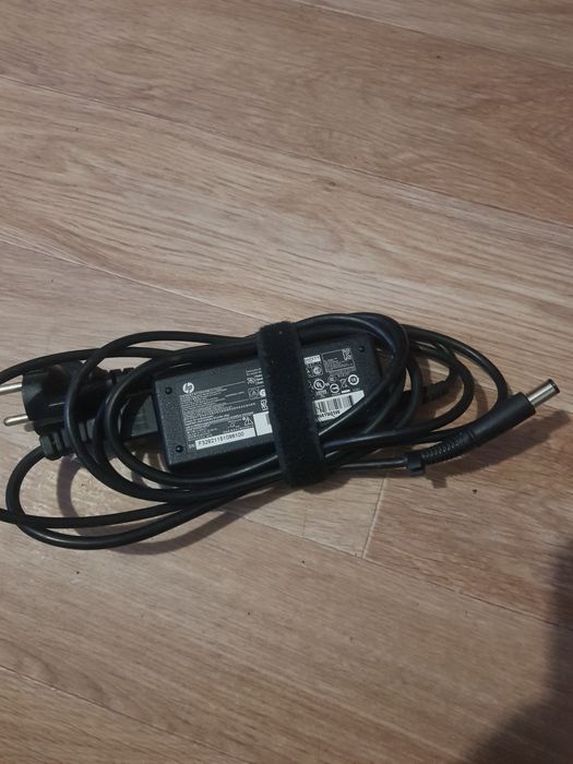 Зарядное  устройство hp